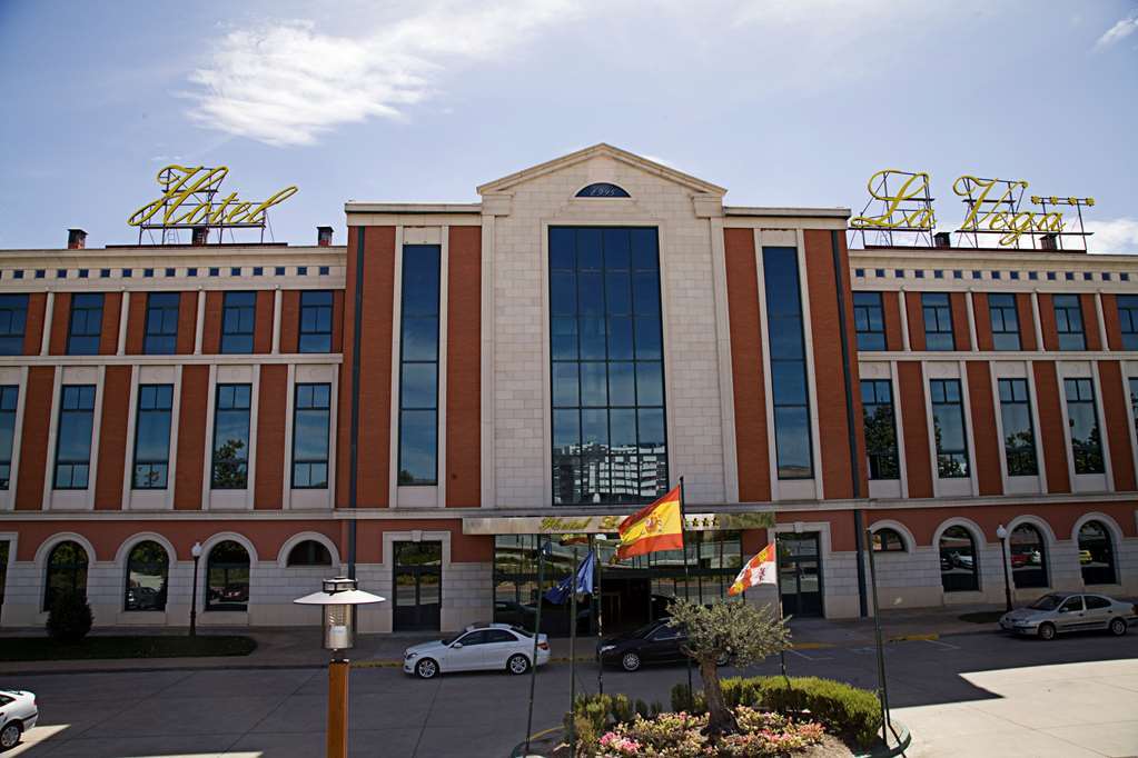 Hotel La Vega Арройо-де-ла-Энкомьенда Экстерьер фото