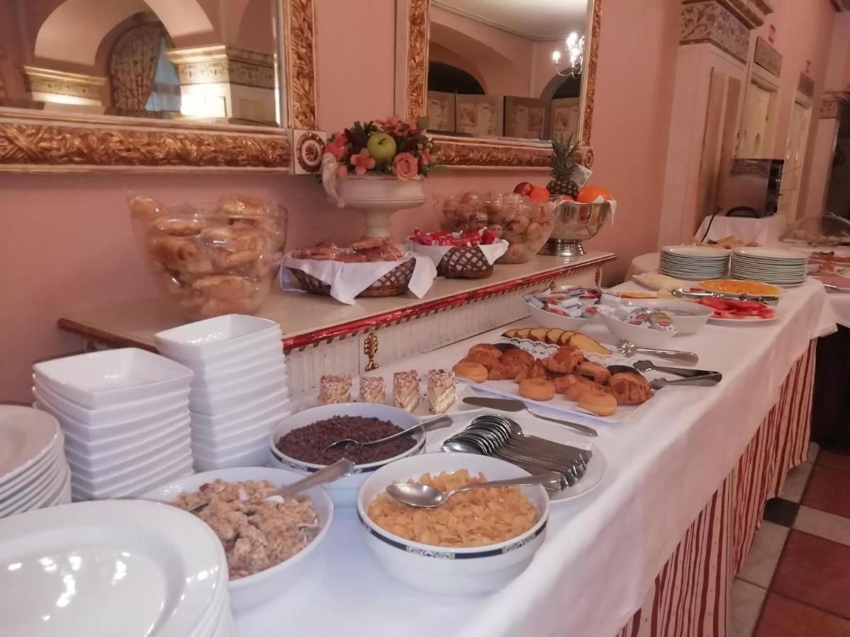 Hotel La Vega Арройо-де-ла-Энкомьенда Экстерьер фото